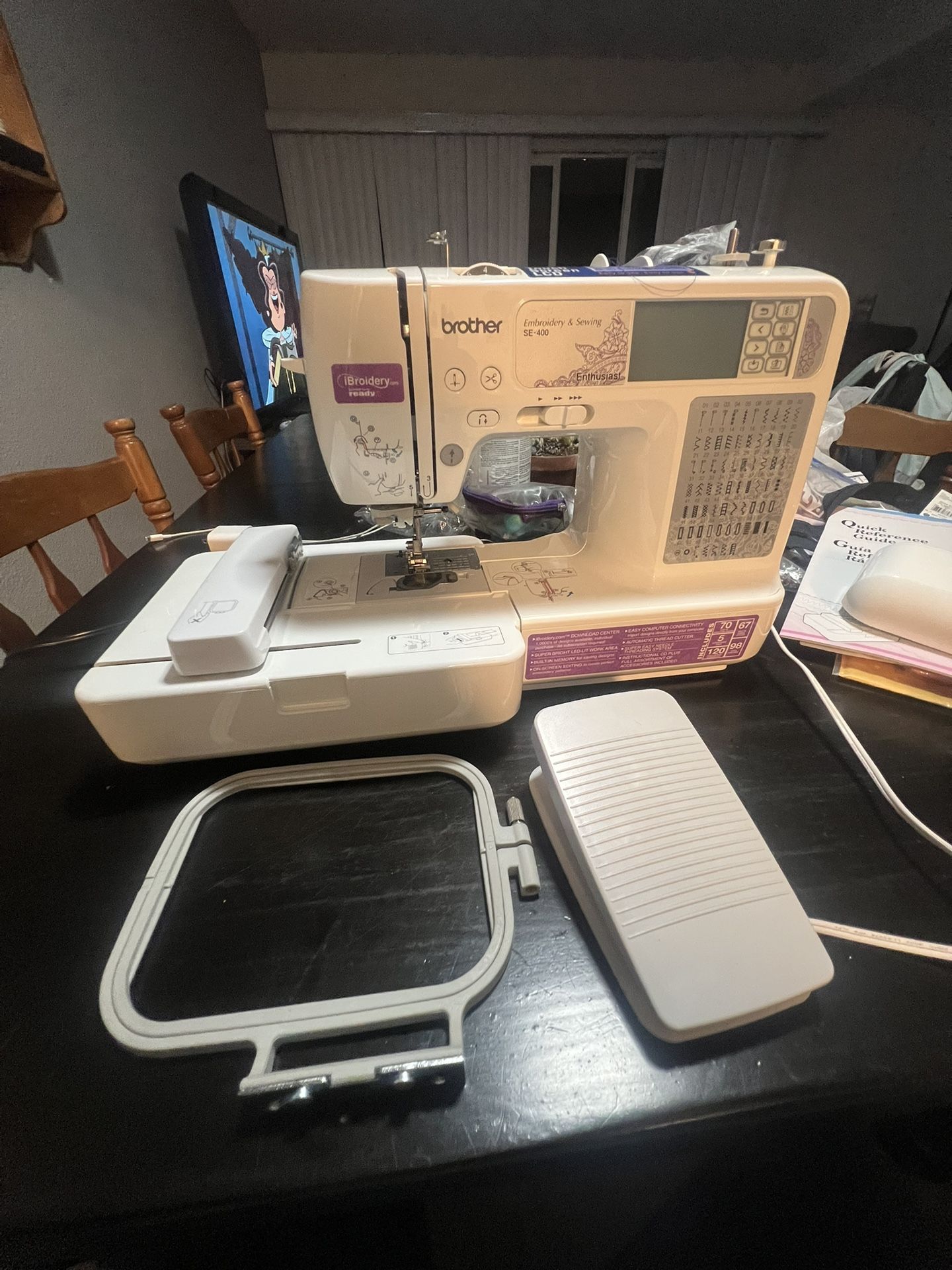 Brother SE400 Computerized Sewing and Embroidery Machine
