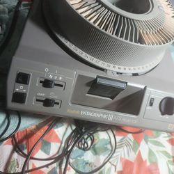 KODAK EKTAGRAPHIC III ATS SLIDE PROJECTOR 