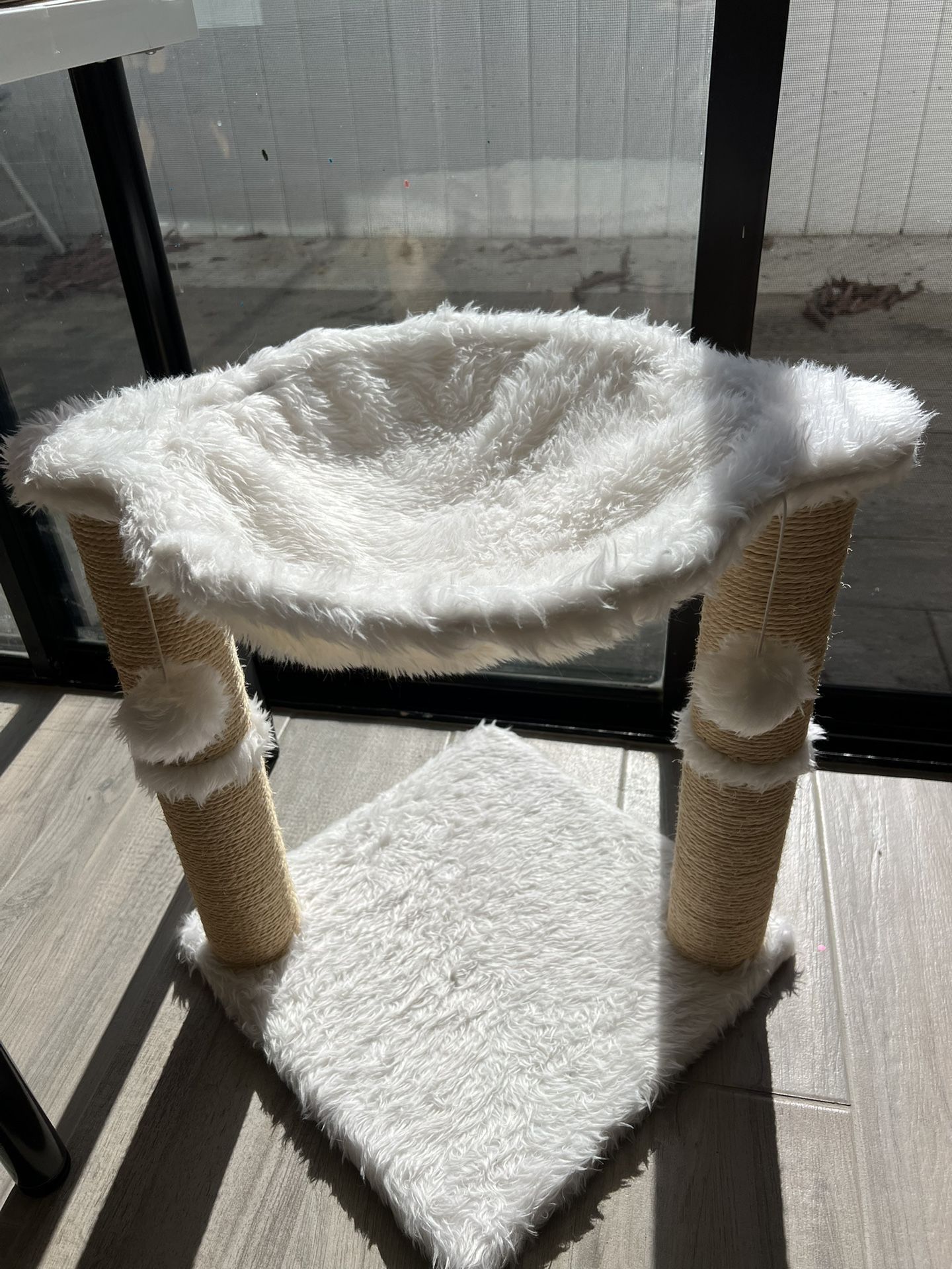 Frisco 20-inch Faux Fur Cat Tree, Ivory, With top-level hammock