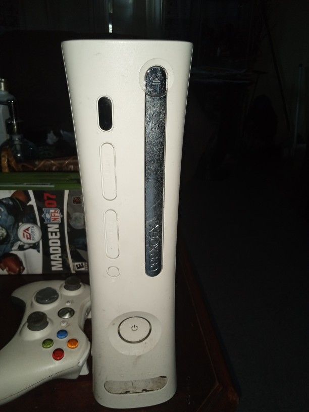 Xbox Console, 4 Games, And Controls