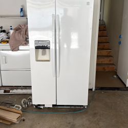 Refrigerator Kenmore Used