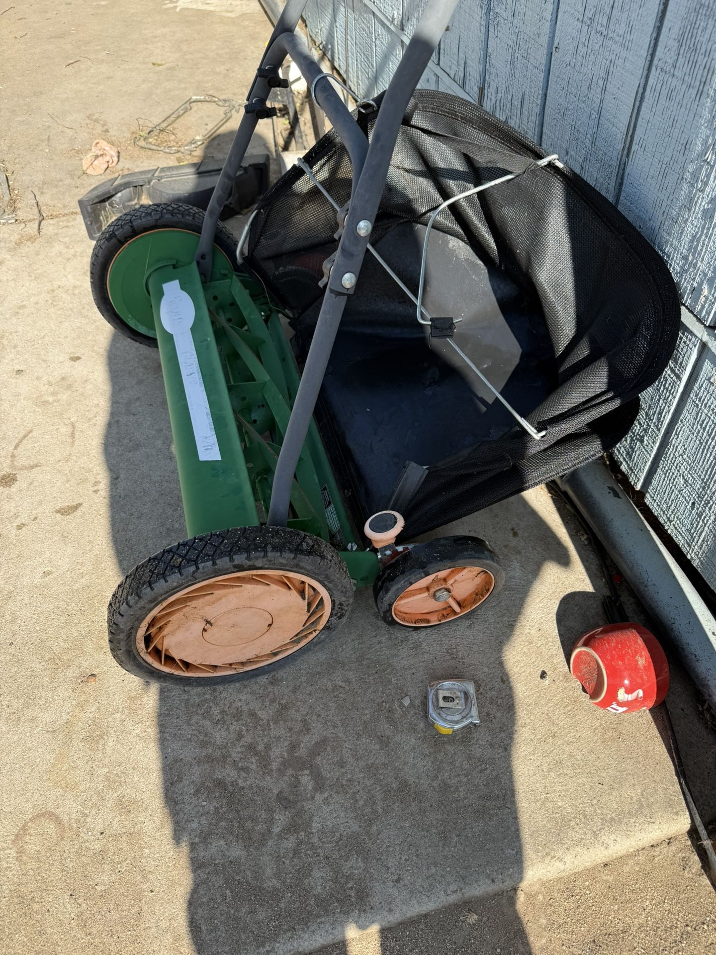 Scott’s Manual Walk Behind Push Reel Lawn Mower