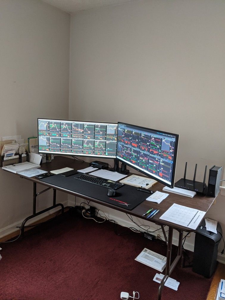 Folding Table/Desk

71 x 30 x 29

Excellent condition.
Pickup only in Mayfield Heights. Thanks.