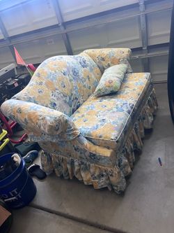 Vintage love seat