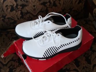 golf shoes size 7 Pumas