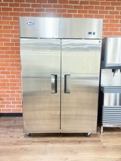 Stainless steel commercial refrigerator $1895