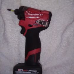 Milwaukee   M12