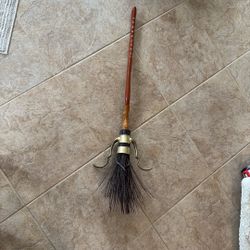 Light-Up Harry Potter Broom 36”