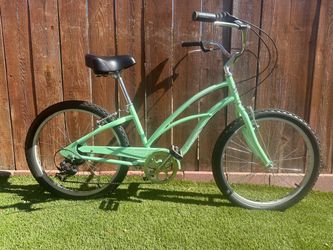 ๐ ๐๏ธ ๐ด ๐ฒ ๐ Electra Cruiser 7 Model. 7 speed. 24 inch Beach Cruiser.Lime Green with White Accents. Check out my other listings.