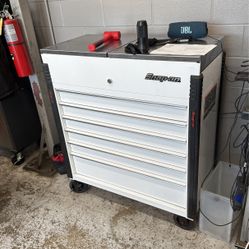 Snap-On 40” Sliding Lid Eight-Drawer Bed Liner Shop Cart