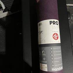 Manduka Pro Lite Yoga Mat 71x24" - Color: Indulge (Wine/Purple) new with tags