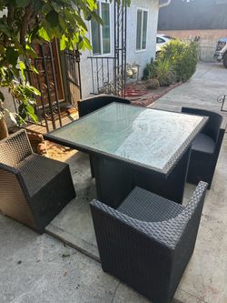 Outdoor table with 4 chairs