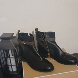 Boots Sz 7.5 In Women 