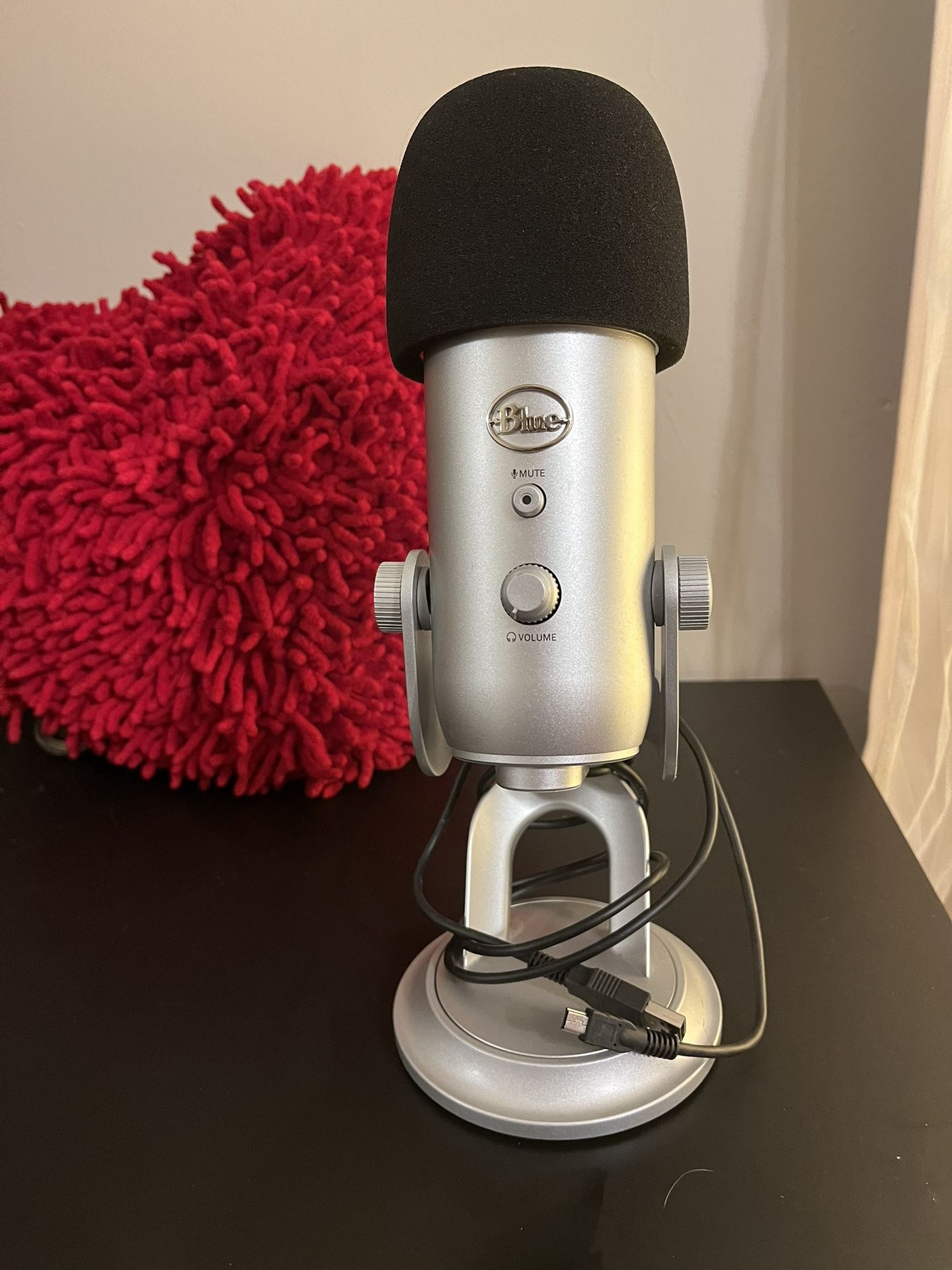 Blue Professional Bluetooth Microphone
