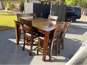 Dining Table w/ Bench Seat, 4 Chairs and Leaf