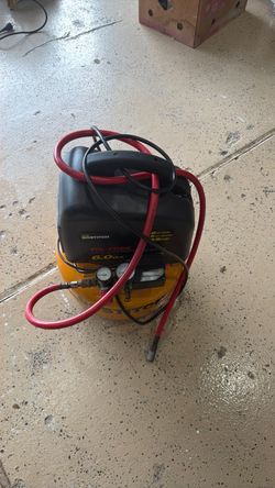 BOSTOTCH AIR COMPRESSOR 6 gal 2-0 135 PSI