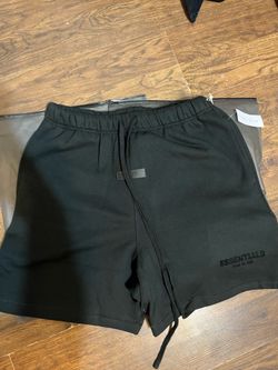 Essential shorts and shirt medium ❗️