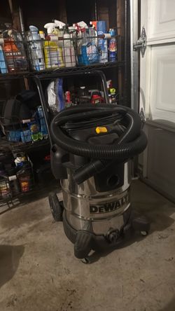 DEWALT Stainless Steel Wet/Dry Shop Vacuum with Hose