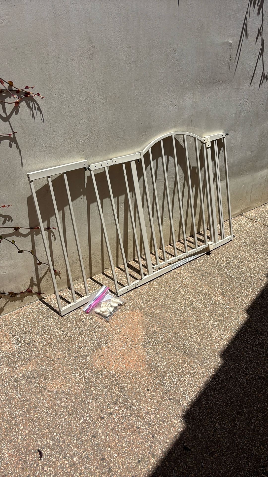 Child or Pet Gate Adjustable 3-4ft