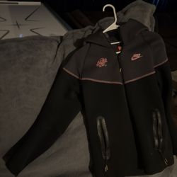 nike tech (syna collab)