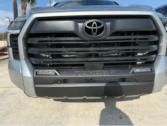 Parrilla tundra 2025-2026 OEM