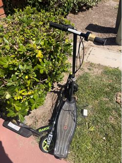 2 razor scooters