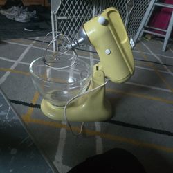 Vintage KitchenAid Mixer Model 4c