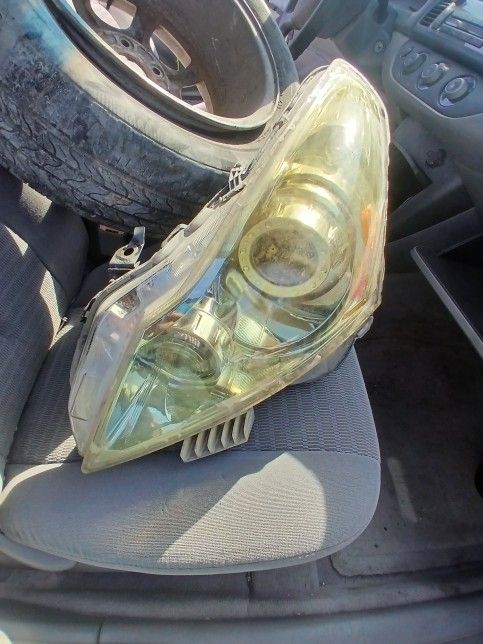 2011 Infiniti G37 Sedan left headlight xenon