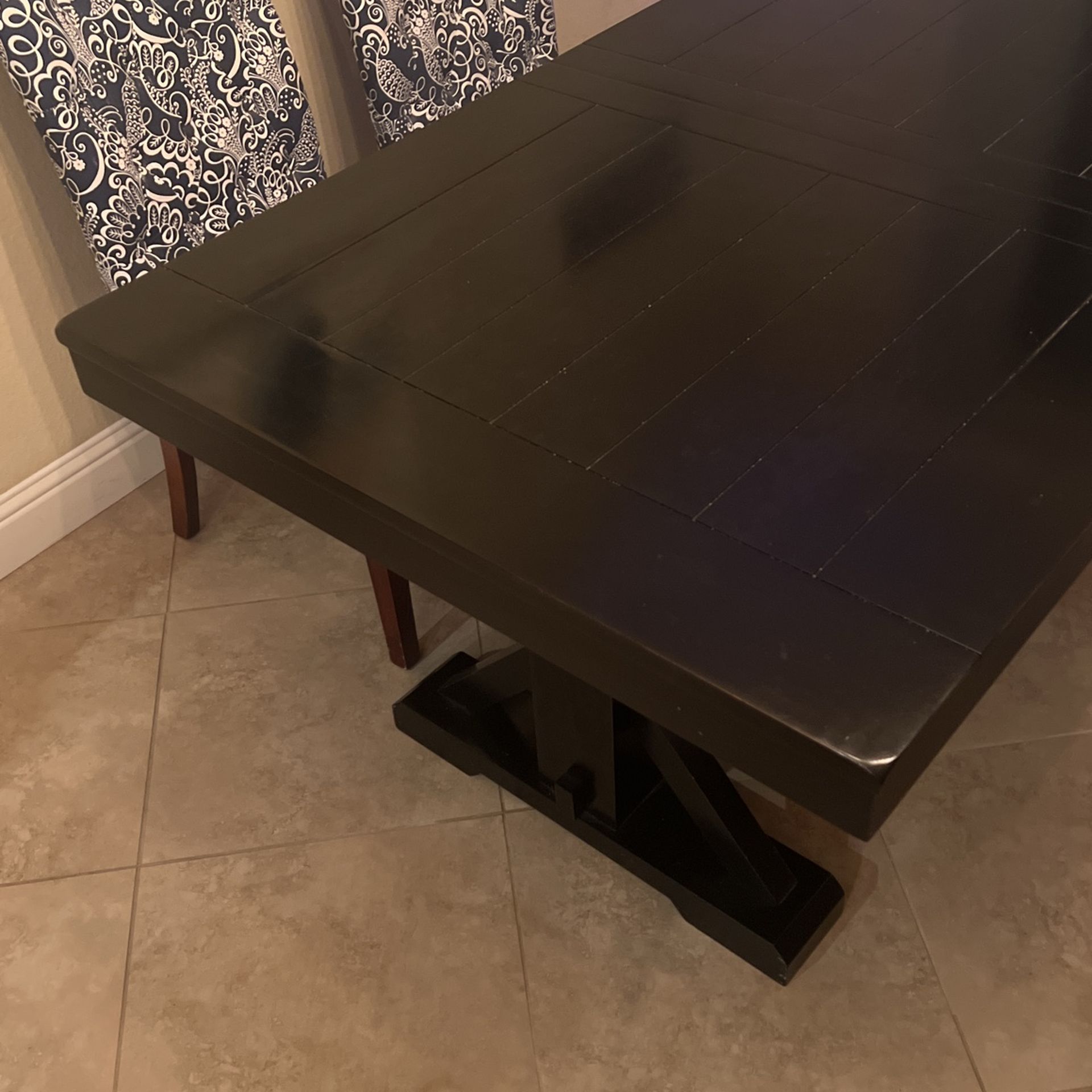 Very High Quality Table