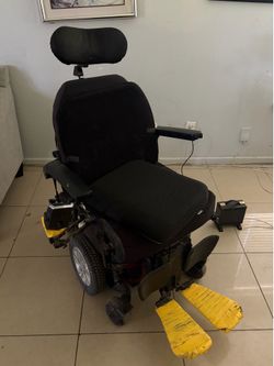 Quantum q6 electric wheelchair