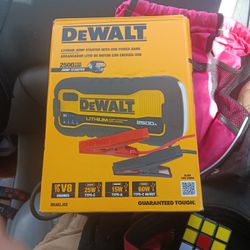 De~Walt 2500 Amp Lithium Jump Pack, 