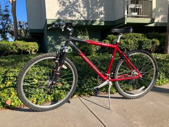 Schwinn Moab Mountain Bike (19” Frame - 26” Tires)