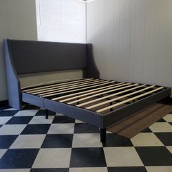 King size bed frame - can DELIVER almost anywhere for $20 extra - gently used and in very good condition 😍
