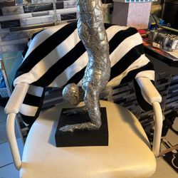 Statue