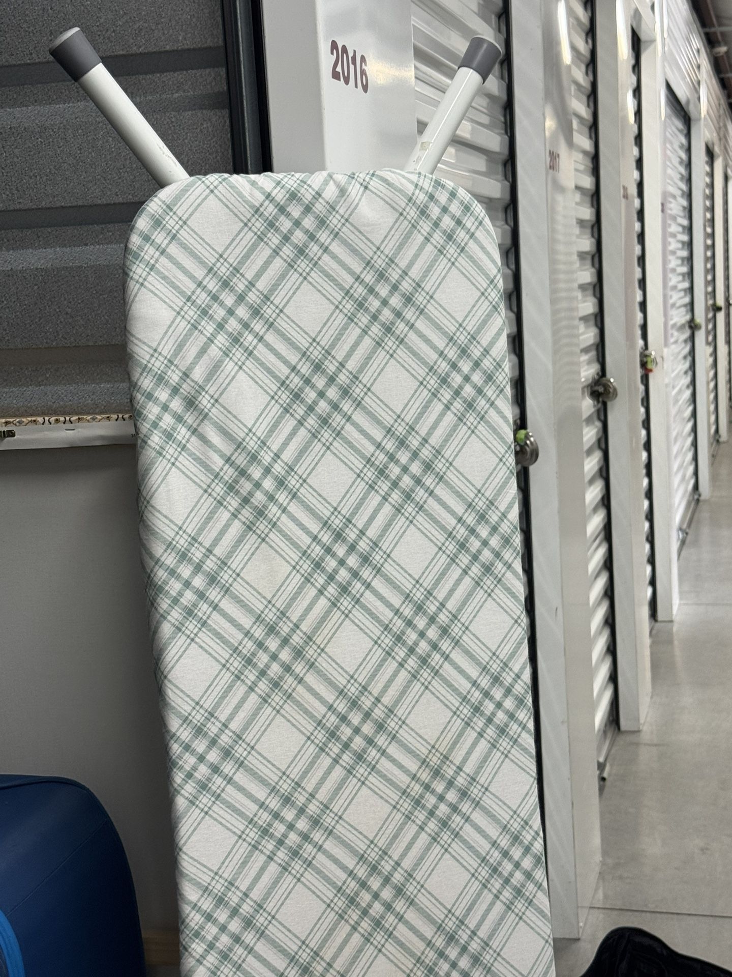 Like-new ironing board in excellent condition!