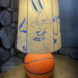 Space Jam Basketball Night Stand Tune  Squad Lamp Lebron Bugs Bunny Tweety Bird Daffy Duck