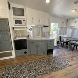 Coachman 5th Wheel Travel Trailer 