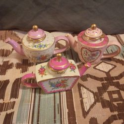 Ganz collection collectable miniature teapots