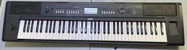 Yamaha Piaggero NP-V80 76-Key Electronic Digital Keyboard Arranger Piano