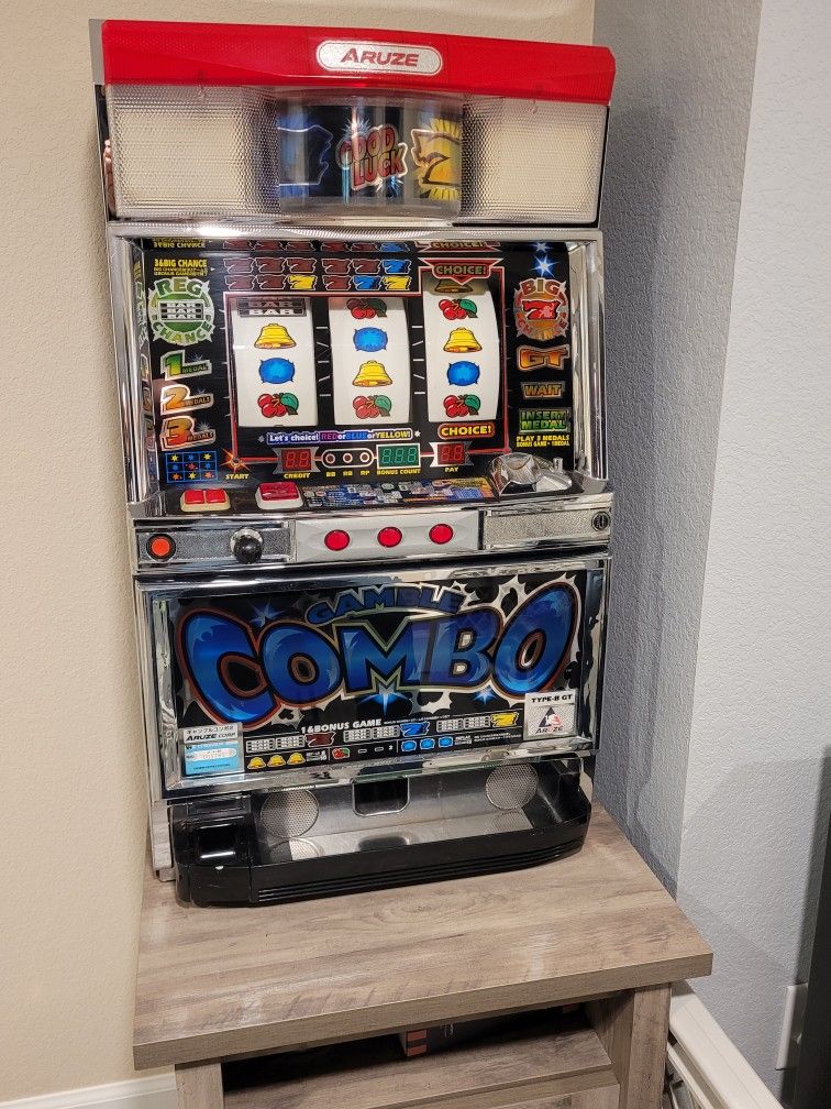 Aruze Slot Machine (Great Condition!)