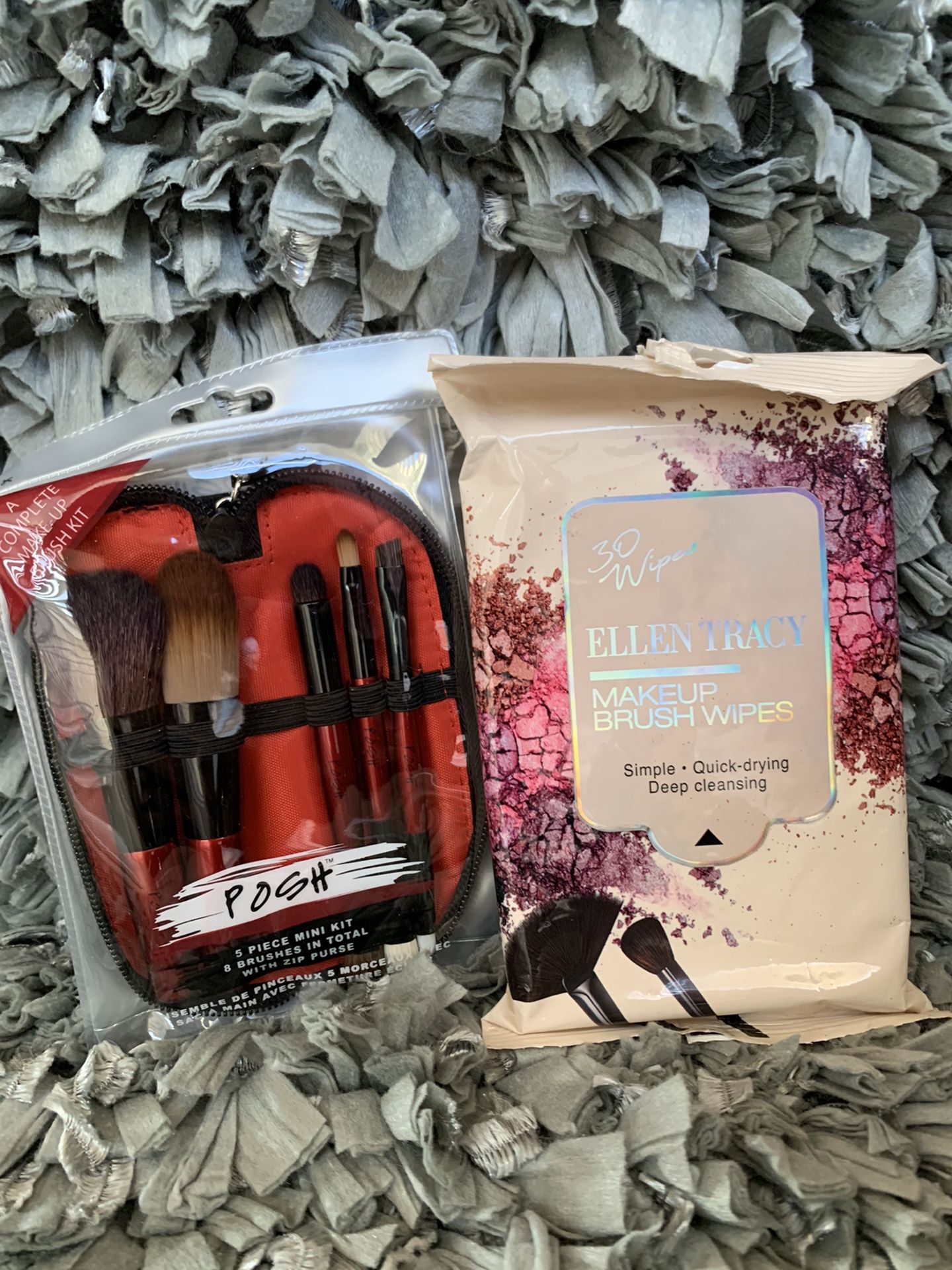 Posh Bruhes Kit + FREE MAKEUP Remover Wipes