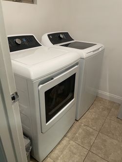 White GE Electric Washer and dryer