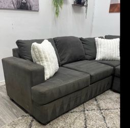 Free Couch Delivery ~ Gray Sectional