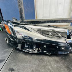 Toyota Camry 2024-2025 Right Passenger Side Headlight Oem