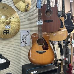 Yamaha Acoustic Guitar