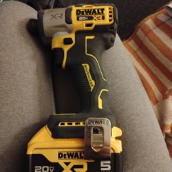 DeWalt XR Impact Gun And 20v 5 Ah XR Battery 