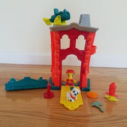 PlayDoh firehouse- toy