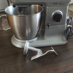Viking Professional 7qt 1000 Watt Mixer. $375. Pickup In Oakdale 