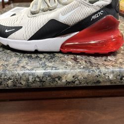 Nike 270c