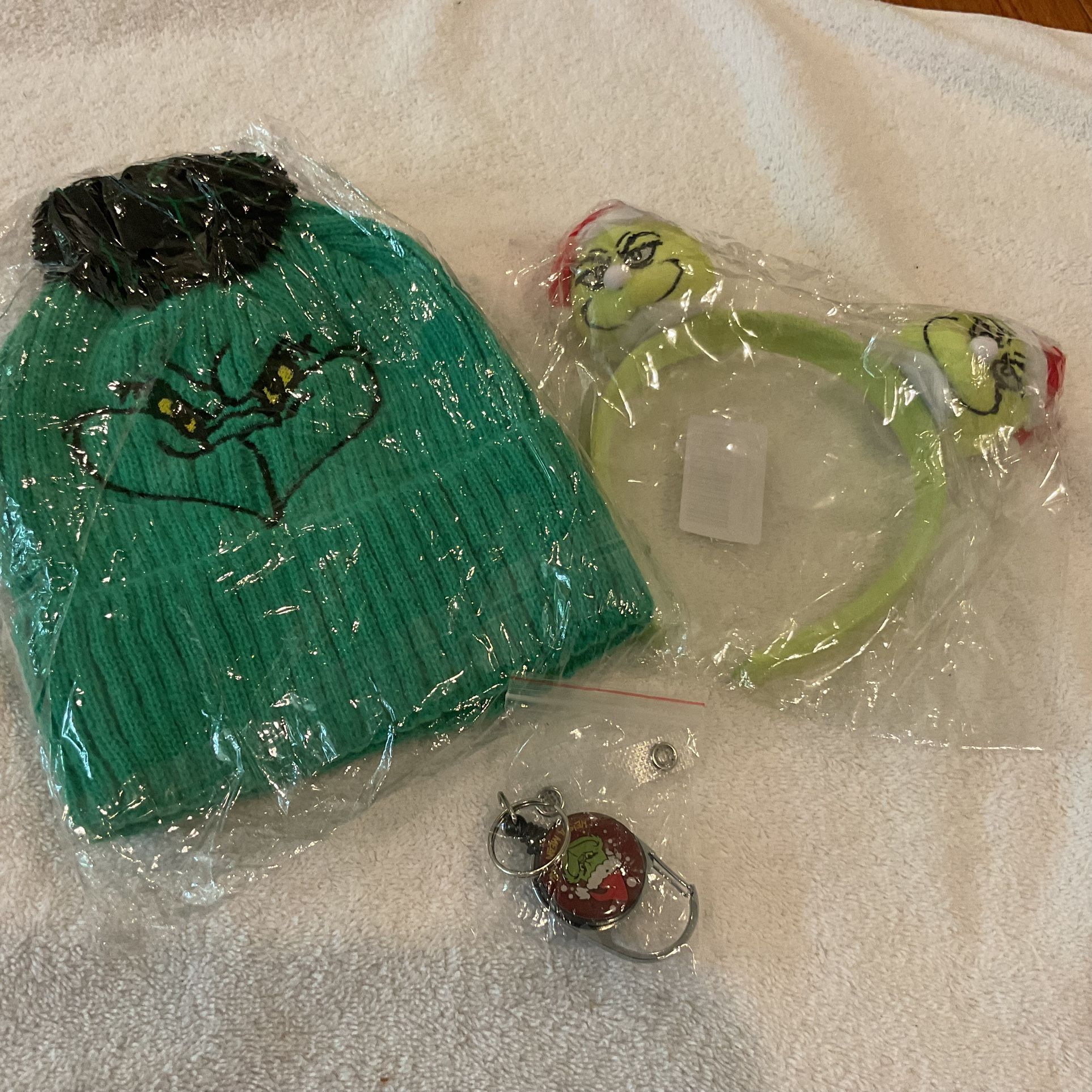 Kids Grinch Beanie& Headband & Retractable KeyChain/Badge Reel for ID Holder Set